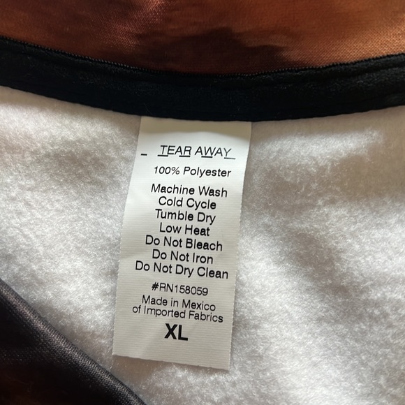 🆕 listing! Giraffe print separates (JACKET ONLY) - Picture 3 of 6